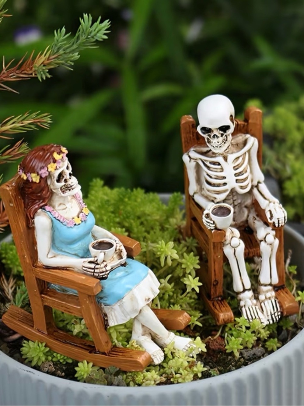 Skeleton Couple Garden Figurines - Blue Dress